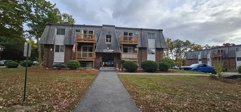 4 Hazelwood Ave #10, Dracut, MA 01826