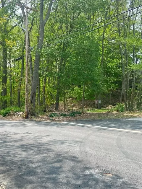 1 Camelot Cir # R, Dudley, MA 01571