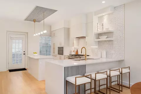 1574 Beacon St #1, Brookline, MA 02446