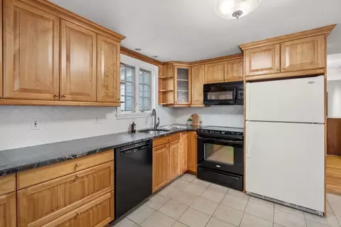 Kitchen - 20 Boswell Rd, Reading, MA 01867 photo 2 of 2