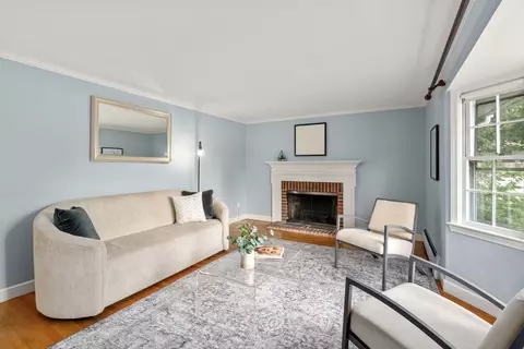 Living - 20 Boswell Rd, Reading, MA 01867 photo 3 of 4