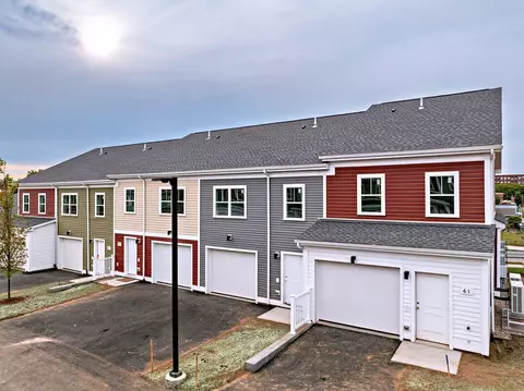 44 Central St #501, Springfield, MA 01105