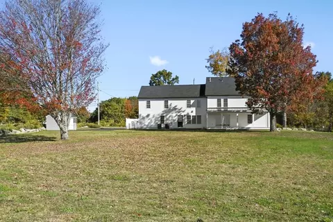 112 Sheldon Rd, Fitchburg, MA 01420