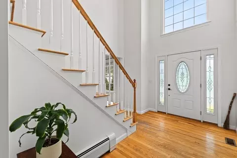 Entry Way - 24 Pondview Rd, Acushnet, MA 02743 photo 2 of 3