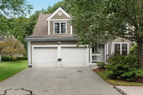 45 Lexington Ln #45, Uxbridge, MA 01569