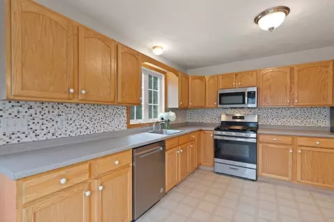 347 Laurel St #347, Bridgewater, MA 02324