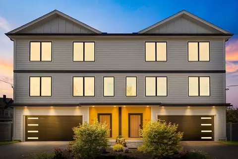 39 Floyd St #1, Waltham, MA 02453