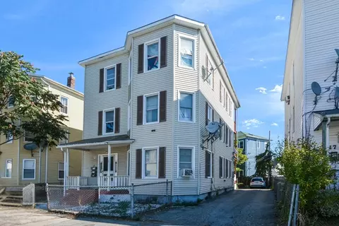 15 Camp St, Worcester, MA 01603