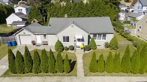 24 Angeline St, West Springfield, MA 01089
