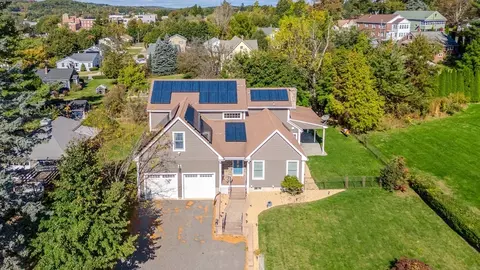 91 Francis St, Worcester, MA 01606