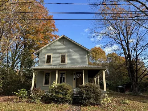 16 Old Sunderland Rd, Montague, MA 01351