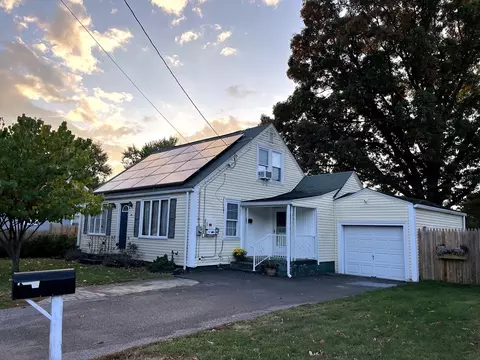 10 Florida Ave, Bellingham, MA 02019