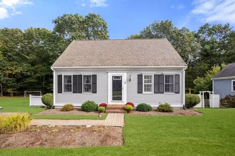 16 Redwood Cir, Pembroke, MA 02359
