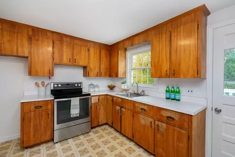Kitchen - 33 Dover Rd, Millis, MA 02054 photo 3 of 4