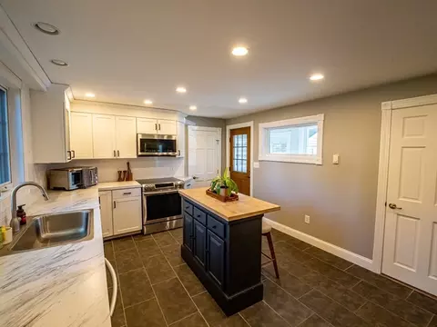 34 Milford St, Upton, MA 01568 photo 11