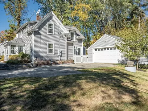 34 Milford St, Upton, MA 01568 photo 5