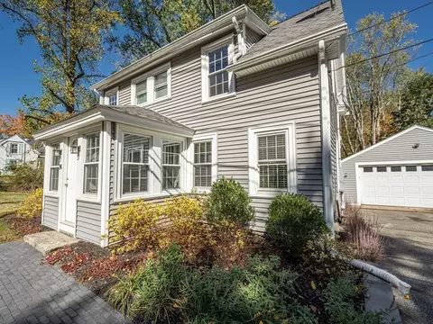 34 Milford St, Upton, MA 01568 photo 2