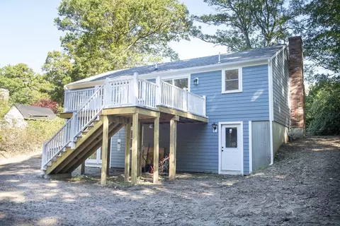 Exterior - 7 Warwick Way, Mashpee, MA 02649 photo 6 of 7