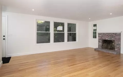 Living - 7 Warwick Way, Mashpee, MA 02649 photo 1 of 7