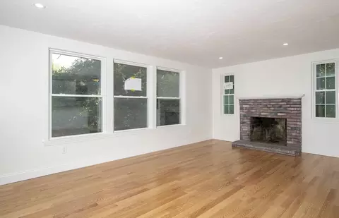Living - 7 Warwick Way, Mashpee, MA 02649 photo 2 of 7