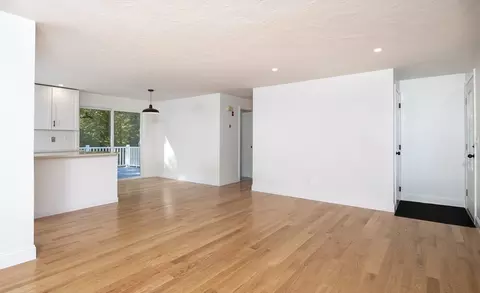 Living - 7 Warwick Way, Mashpee, MA 02649 photo 6 of 7