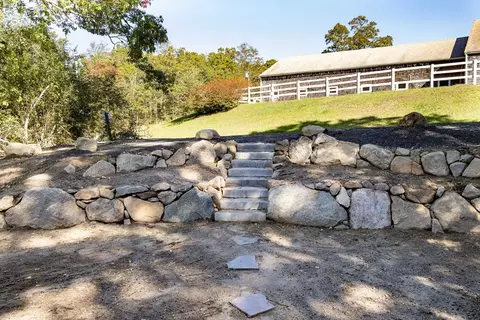 Exterior - 7 Warwick Way, Mashpee, MA 02649 photo 5 of 7