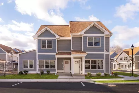 4 Goldfinch Ct #4, Mattapan, MA 02126