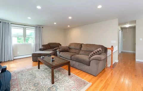 8 Jacques Ln, Gloucester, MA 01930 photo 4