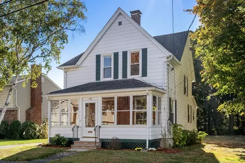 107 Edward St, Chicopee, MA 01020