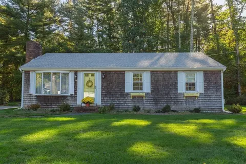 48 Archer Cir, Taunton, MA 02780