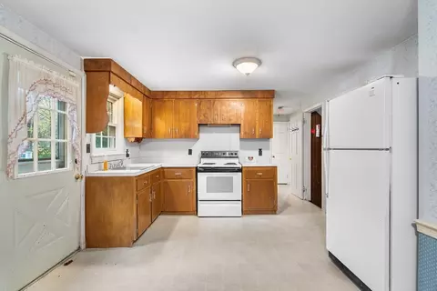 451 Pleasant St, Raynham, MA 02767 photo 10
