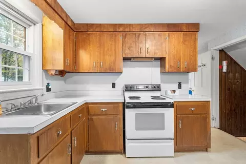 451 Pleasant St, Raynham, MA 02767 photo 6