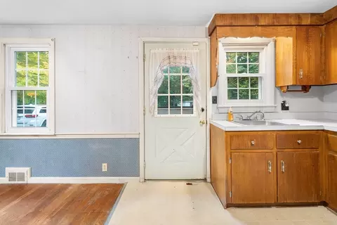 451 Pleasant St, Raynham, MA 02767 photo 7