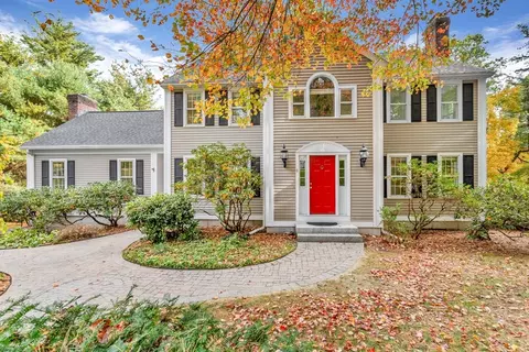 8 Huckleberry Ln, Acton, MA 01720