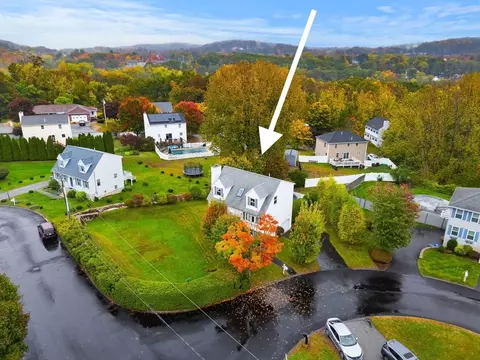 1 Barrview Cir, Methuen, MA 01844