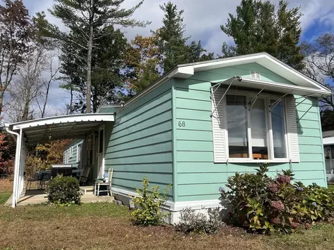 68 Warfield Dr, Westfield, MA 01085