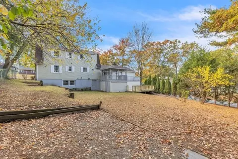 Exterior - 281 Newton Rd, Springfield, MA 01118 photo 8 of 8