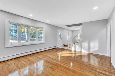 Living - 281 Newton Rd, Springfield, MA 01118 photo 3 of 6