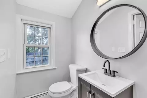 Bath - 281 Newton Rd, Springfield, MA 01118 photo 2 of 5