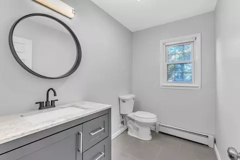 Bath - 281 Newton Rd, Springfield, MA 01118 photo 1 of 5