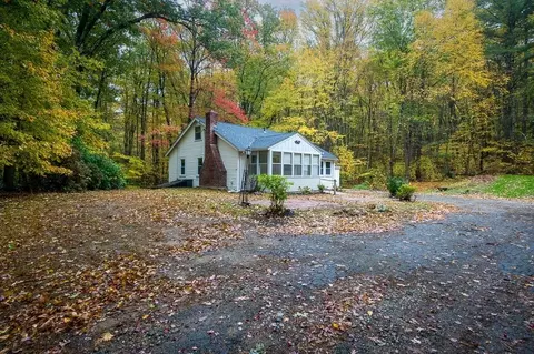 310 Douglas St, Uxbridge, MA 01569