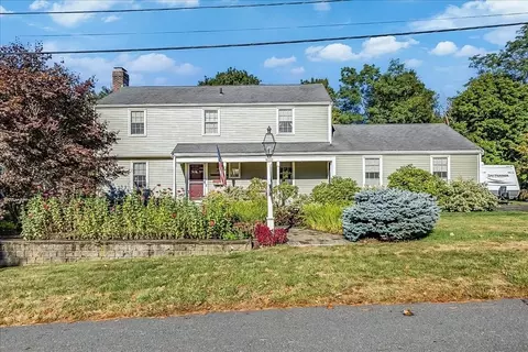 54 Cunningham Dr, Hamilton, MA 01982