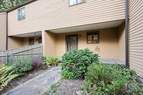 9 Appleton Cmn #9, Franklin, MA 02038 photo 3
