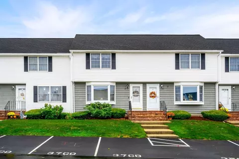 37 Christopher Dr #37, Methuen, MA 01844