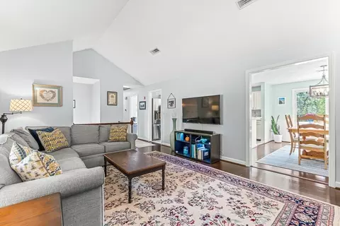 40 Summer Hill Rd, Maynard, MA 01754 photo 4