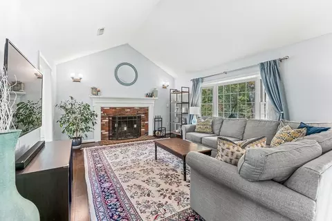 40 Summer Hill Rd, Maynard, MA 01754 photo 3