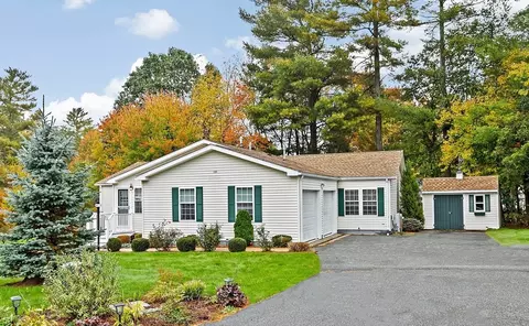 5101 Island Dr, Middleboro, MA 02346