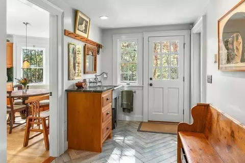 25 Leverett St, Gloucester, MA 01930 photo 14