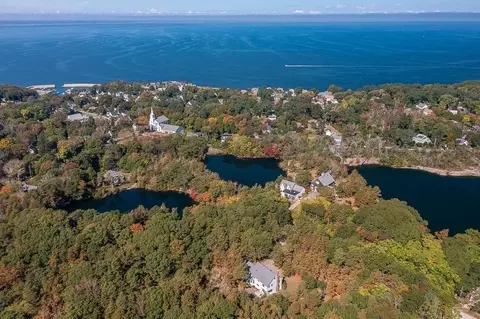 25 Leverett St, Gloucester, MA 01930 photo 2