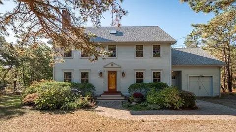25 Leverett St, Gloucester, MA 01930